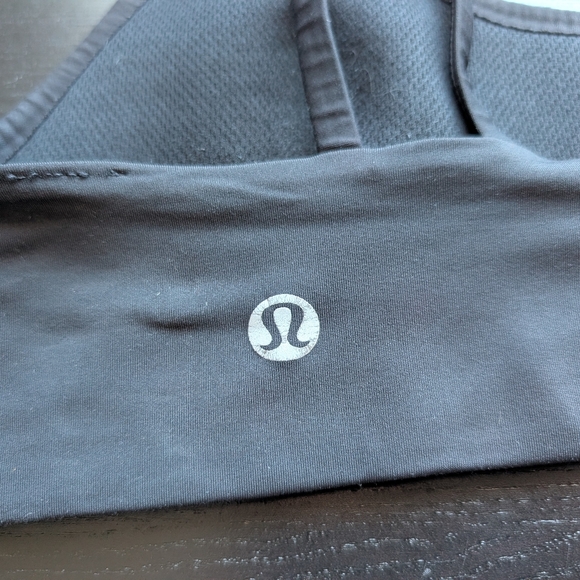 Lululemon Like a Cloud Bra *Light Support, B/C Cup in Black - Picture 7 of 7